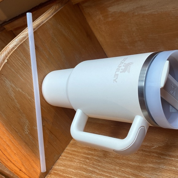 Stanley 40oz Stainless Steel Adventure Quencher Cream - Picture 8 of 8